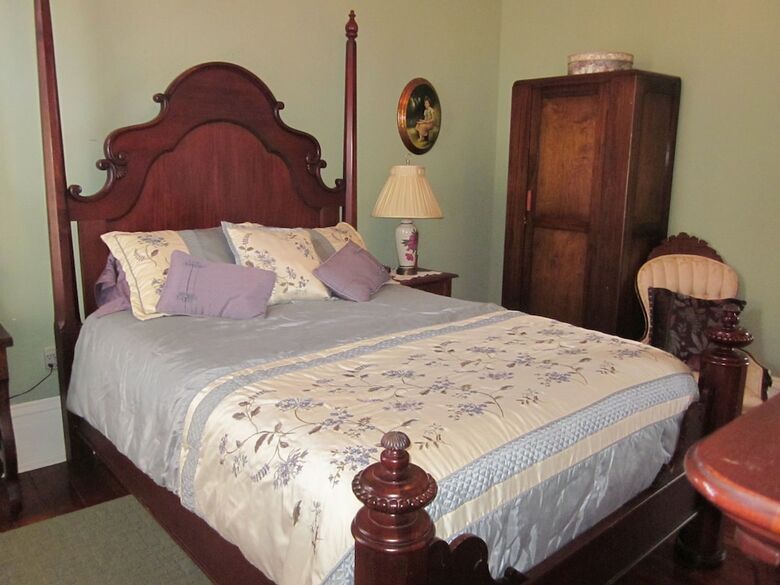 Bed & Breakfast Baer House Inn