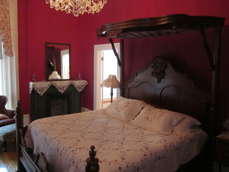 Bed & Breakfast Baer House Inn