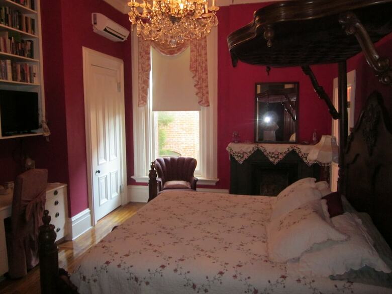 Bed & Breakfast Baer House Inn