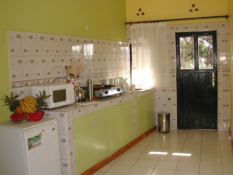 Hotel Mpeta House