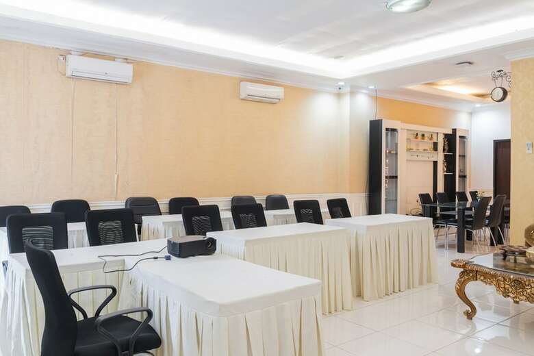 Hotel Reddoorz Syariah @ Ciampea Bogor