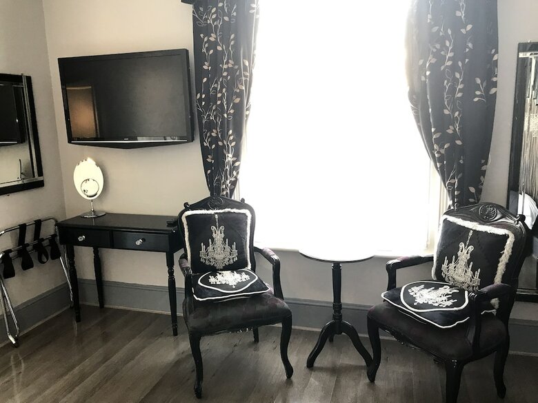 Bed & Breakfast Canterbury Lodge
