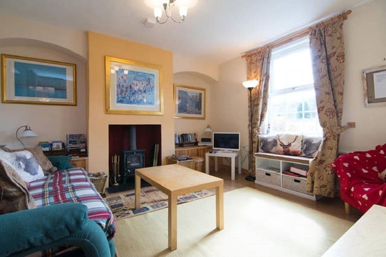 Crinan Canal Cottage