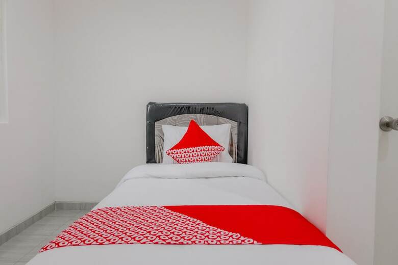 Hostal Oyo 1176 J3 Residence Syariah