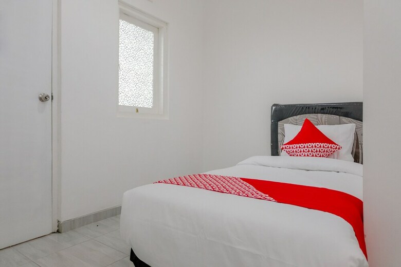 Hostal Oyo 1176 J3 Residence Syariah