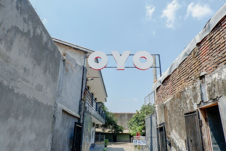 Hostal Oyo 1176 J3 Residence Syariah