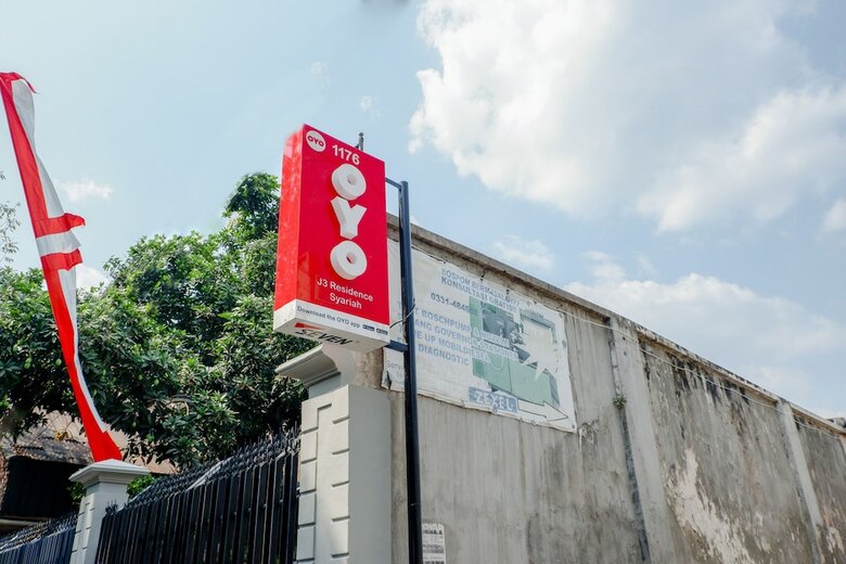 Hostal Oyo 1176 J3 Residence Syariah