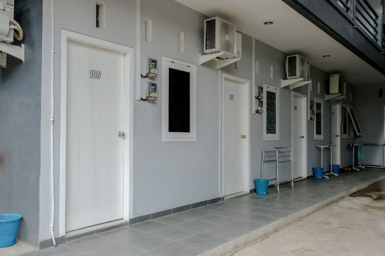 Hostal Oyo 1176 J3 Residence Syariah