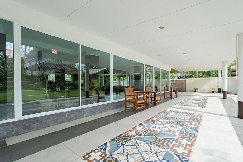 Lipa Bay Residence
