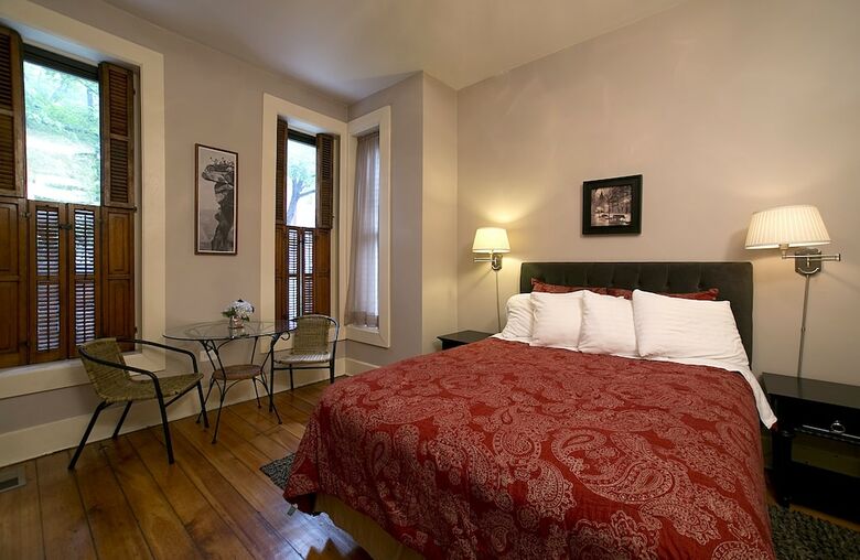 Bed & Breakfast Wicker Park Inn