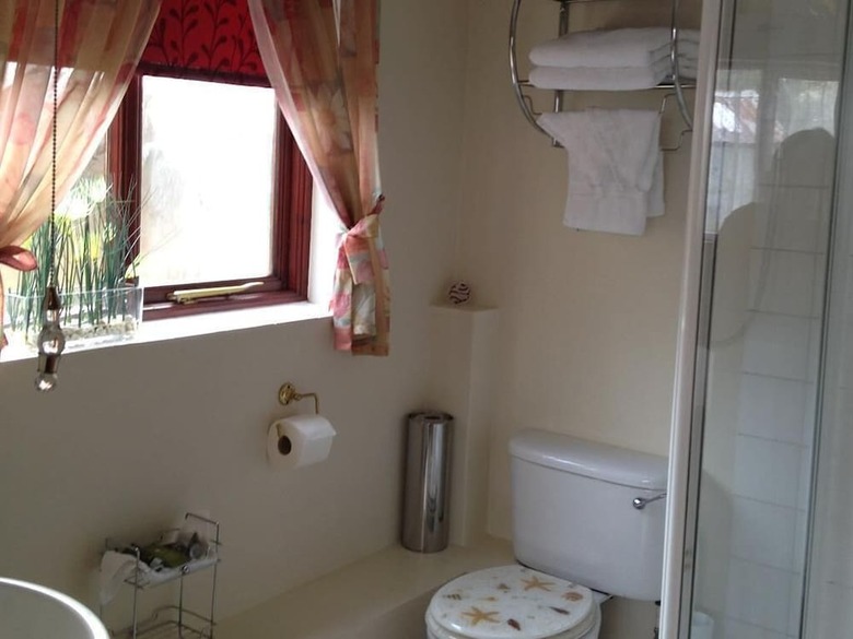 Bed & Breakfast Home From Home Guest House