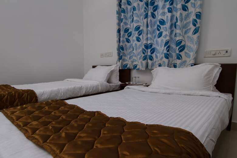 Apartamentos Phoenix Hospitality Services