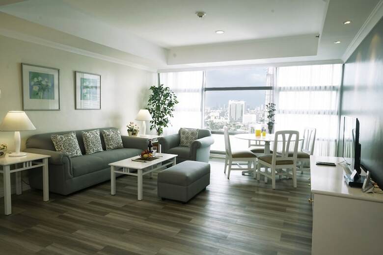 Hotel Infinity Tower Suites