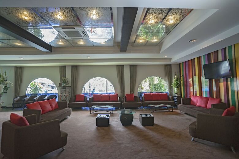 Kiss Gardenhome Chic Hotel