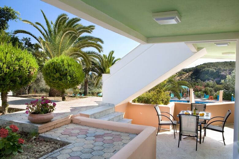Hotel Villa Life