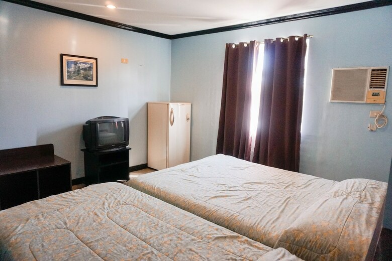 Crowne Garden Hotel