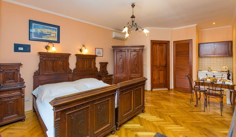 Apartments Amoret