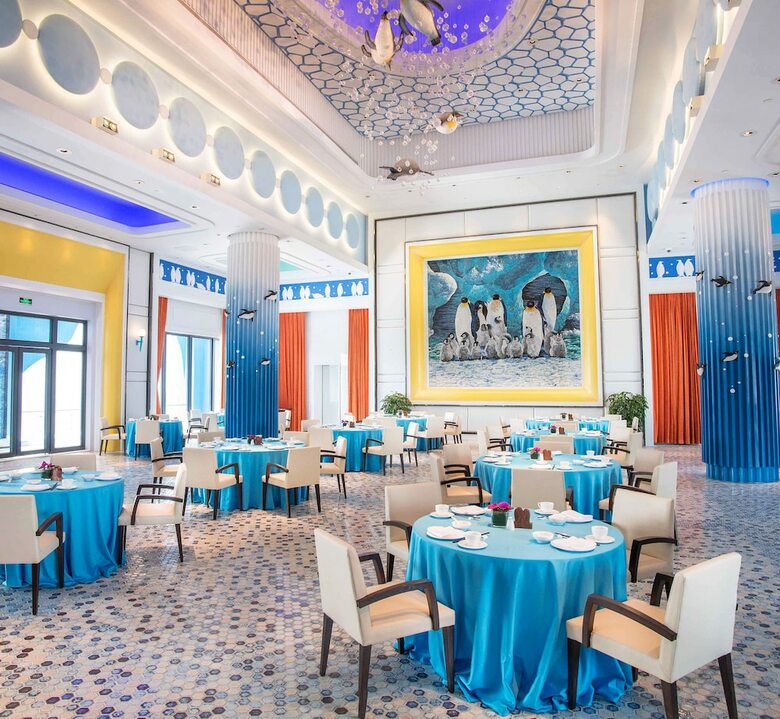 Chimelong Penguin Hotel