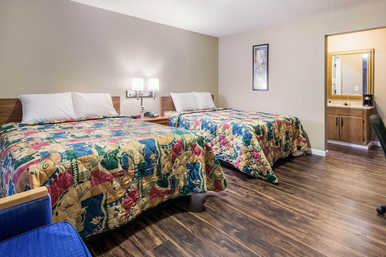 Motel Rodeway Inn & Suites