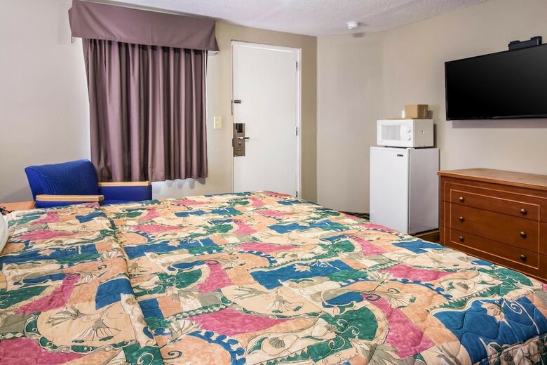 Motel Rodeway Inn & Suites