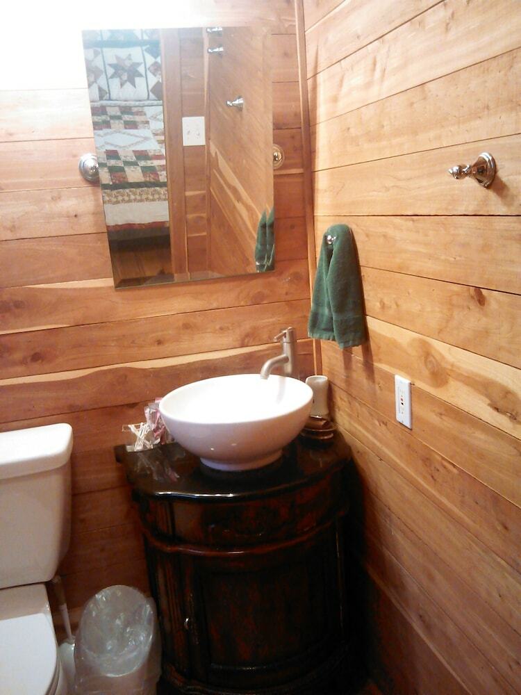 Hotel Trail?s End Hill Country Cabins