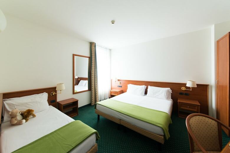Airport Hotel
