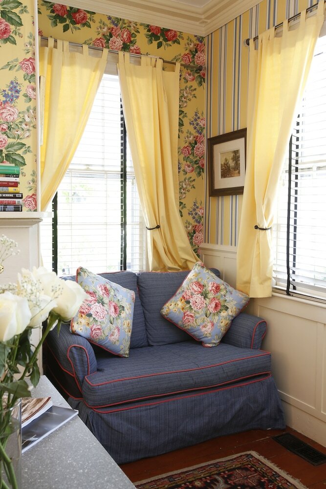 Bed & Breakfast Life House, Cliff Road