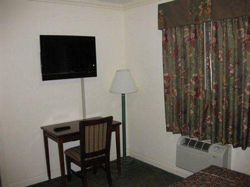 Hotel Redondo Inn And Suites