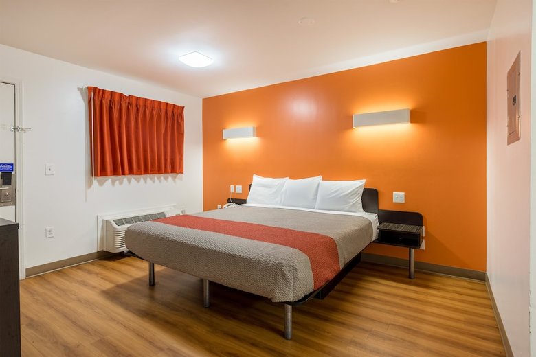Motel 6 Greenville, Sc