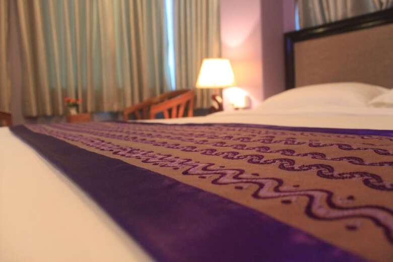 Grand Laurel Hotel