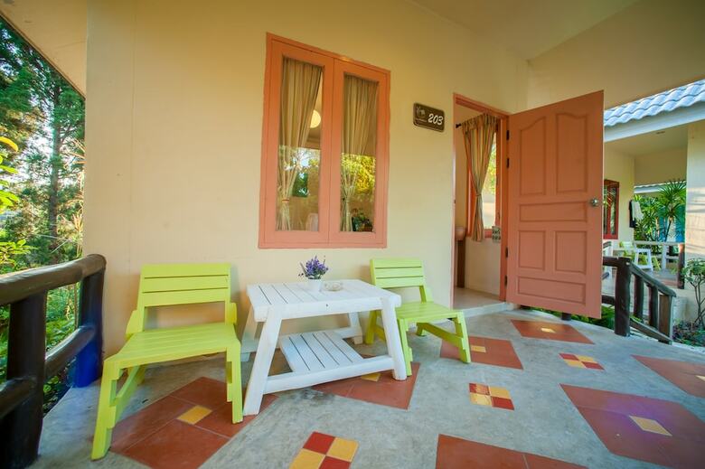 Hotel Baan Chokdee Pai Resort