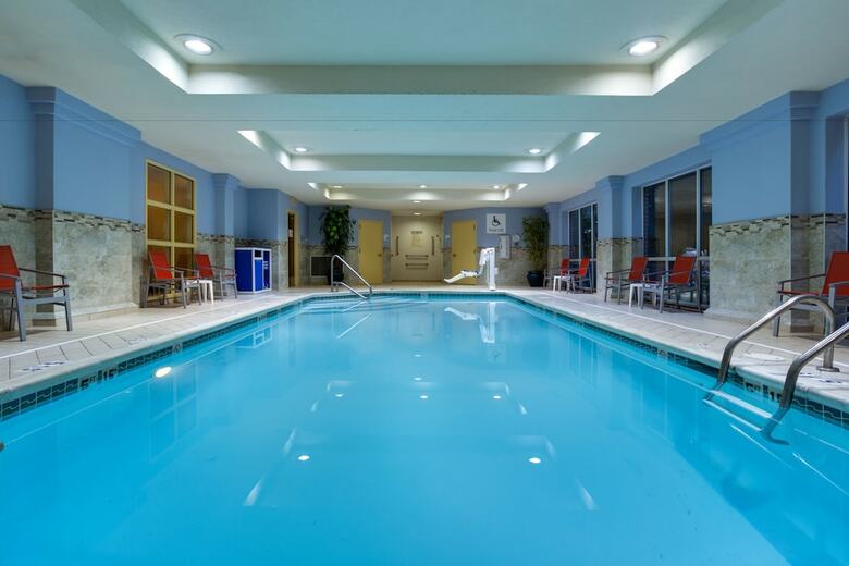 Hotel Holiday Inn Express Tower Center
