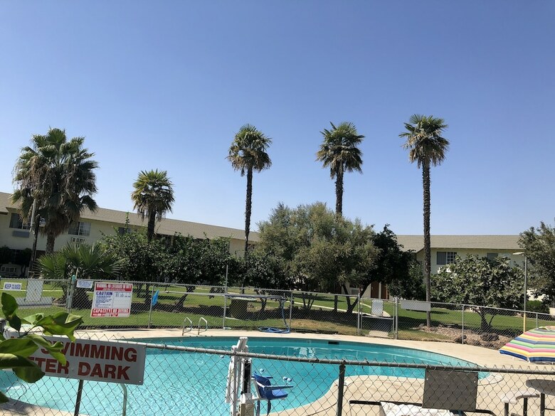 Motel 99 Palms Inn & Suites