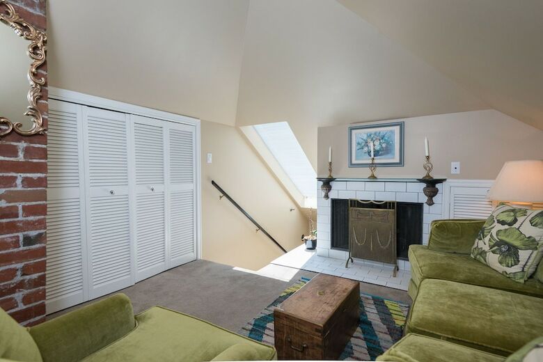 English Bay Inn Bed And Breakfast