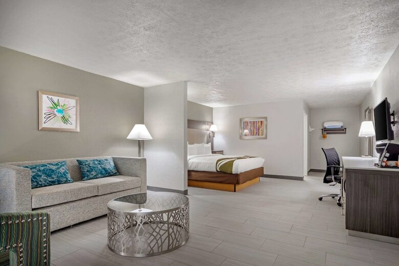 Hotel Quality Inn & Suites