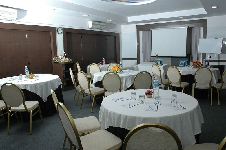 Istay Hotels Infantry Road
