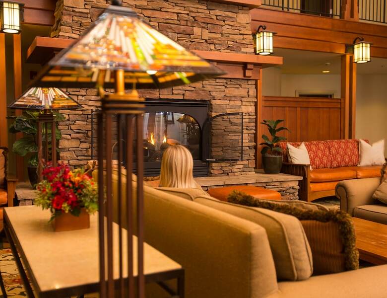Hotel Avila Village Inn