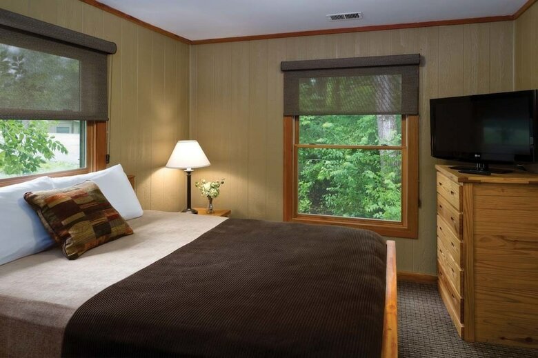 Hotel Hueston Woods Lodge & Conference Center