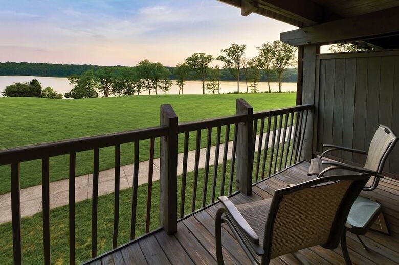 Hotel Hueston Woods Lodge & Conference Center