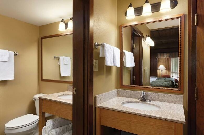 Hotel Hueston Woods Lodge & Conference Center