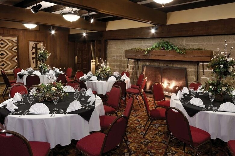 Hotel Hueston Woods Lodge & Conference Center