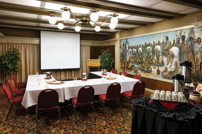 Hotel Hueston Woods Lodge & Conference Center