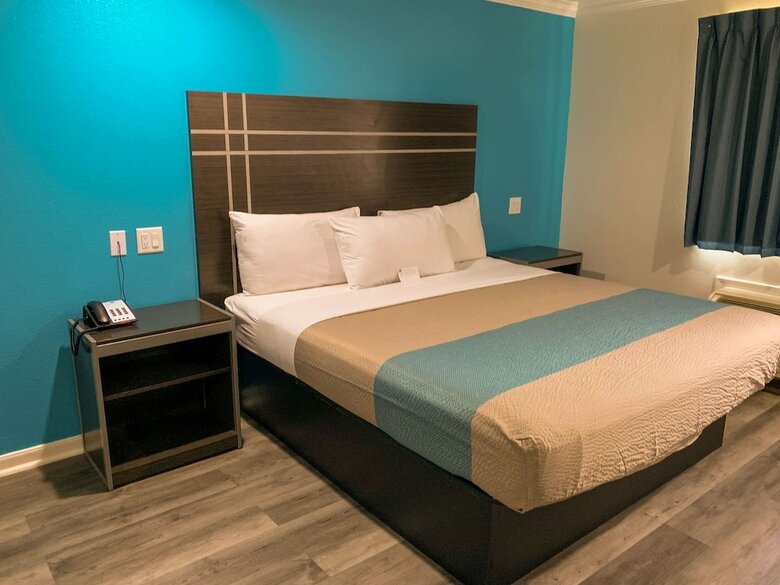 Motel 6 Houston, Tx- 249/ Willowbrook