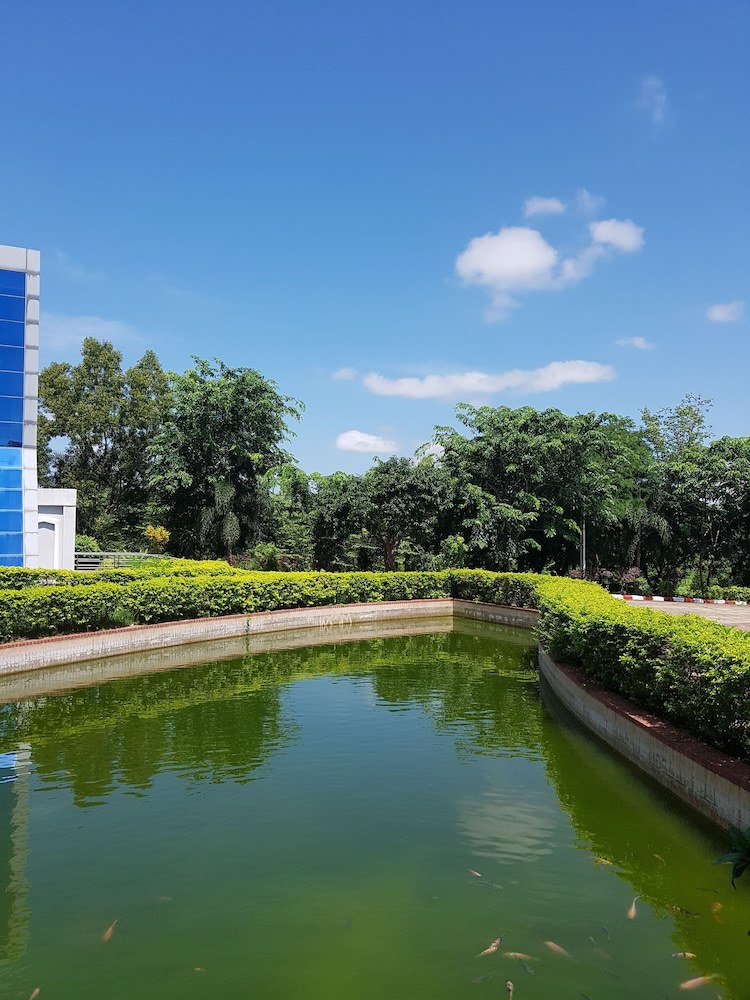 Zabu Thiri Hotel