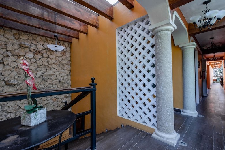 El Zagu�n Colonial By Guruhotel