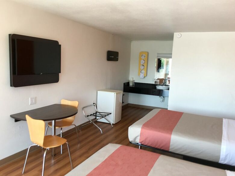 Hotel Motel 6 Connellys Springs, Nc