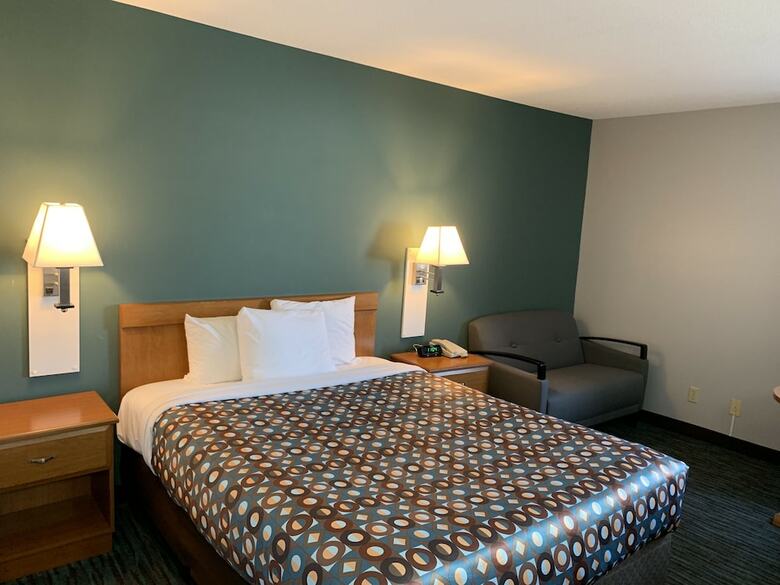 Motel Countryside Inn & Suites