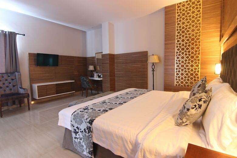 Grand Amira Hotel