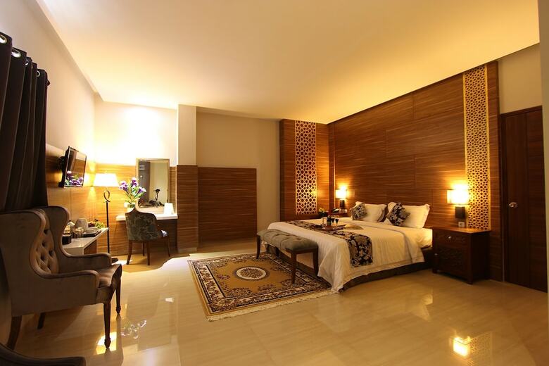 Grand Amira Hotel