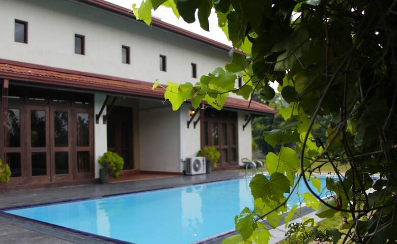 Hotel Airport Villa